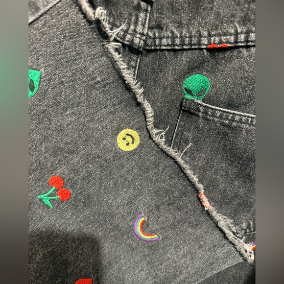 LIKE NEW DRESSED IN LALA RARE HAPPY THOUGHTS EMBROIDERED JEANS, SIZE XL - Picture 10 of 11